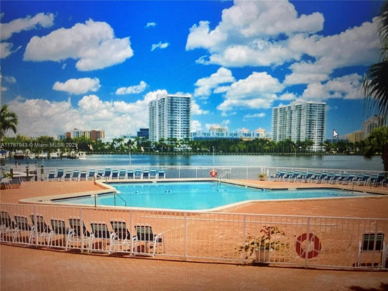 Real estate property located at 2910 Point East Dr M414, Miami-dade, Point East Sec Iii Condo, Aventura, FL