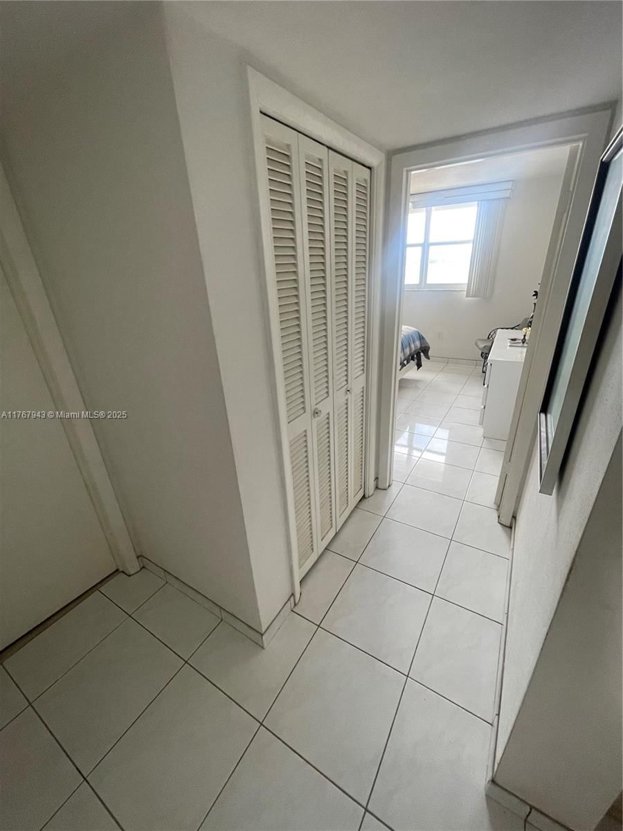 Real estate property located at 2910 Point East Dr M414, Miami-dade, Point East Sec Iii Condo, Aventura, FL