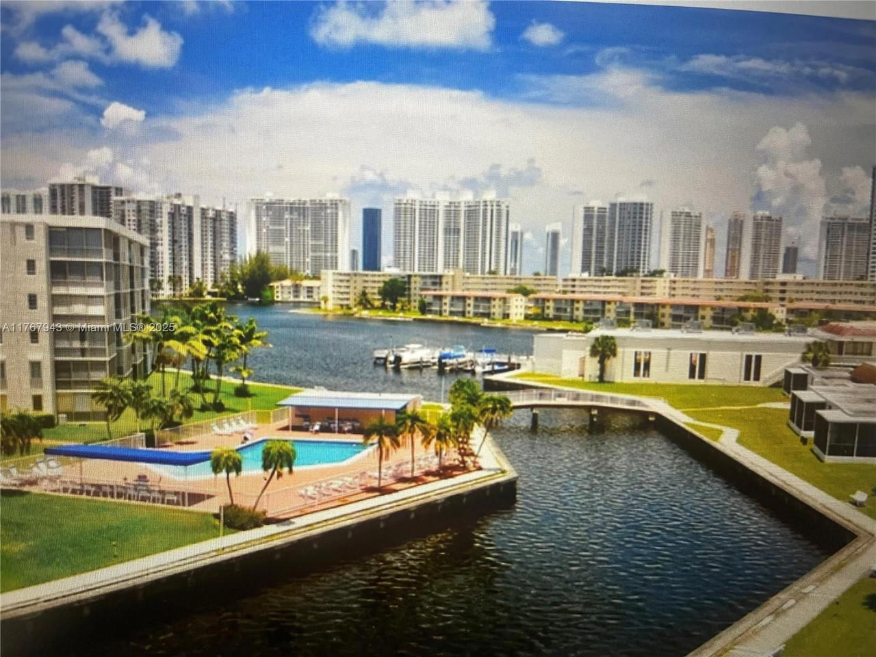 Real estate property located at 2910 Point East Dr M414, Miami-dade, Point East Sec Iii Condo, Aventura, FL