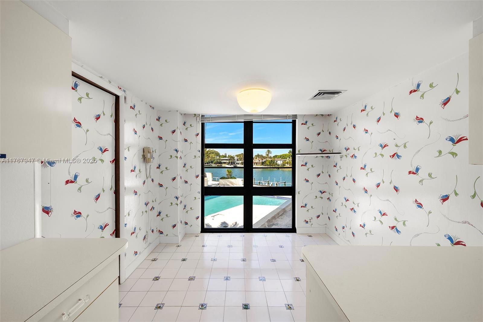 Real estate property located at 5500 Collins Ave #304, Miami-dade, Towerhouse Condo, Miami Beach, FL