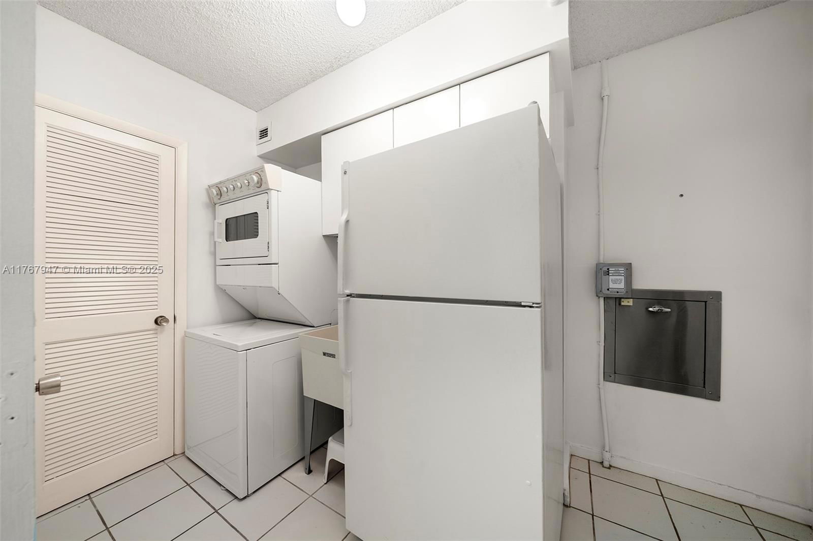 Real estate property located at 5500 Collins Ave #304, Miami-dade, Towerhouse Condo, Miami Beach, FL