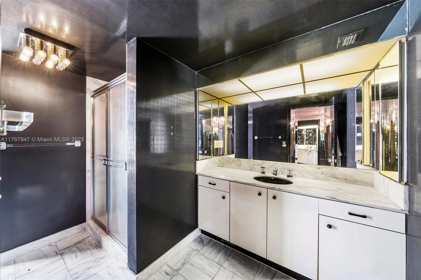 Real estate property located at 5500 Collins Ave #304, Miami-dade, Towerhouse Condo, Miami Beach, FL