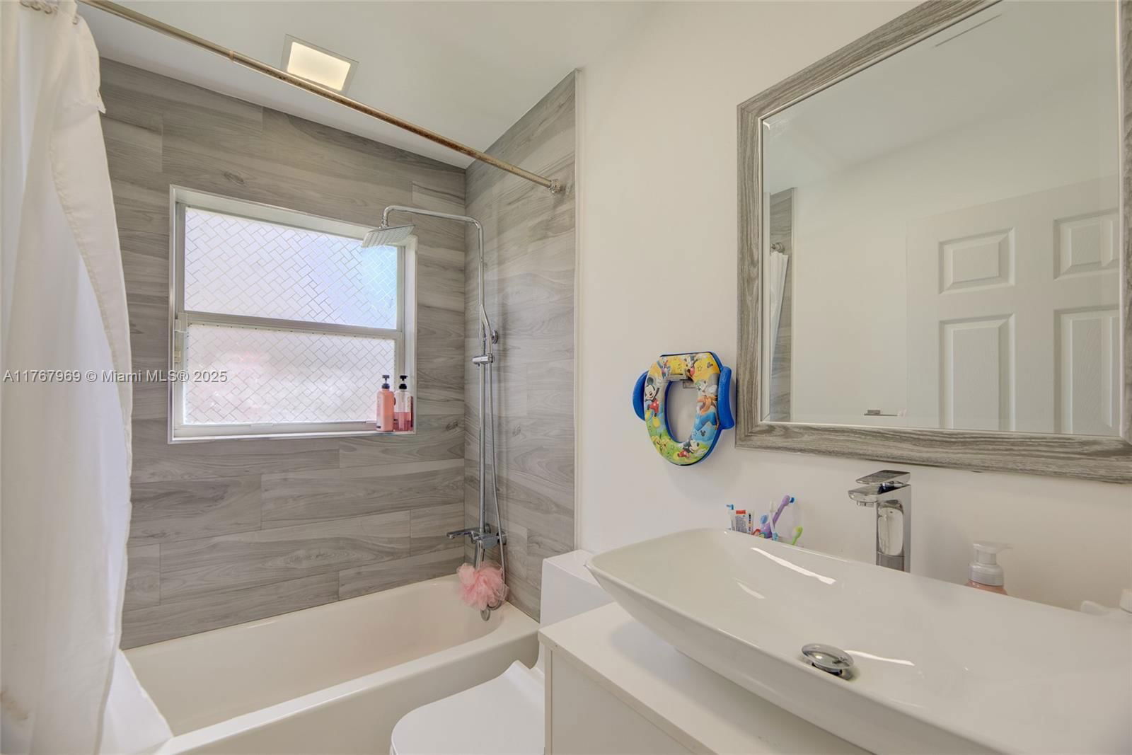 Real estate property located at 4942 32nd Way, Broward, Banyan Oakridge Plat, Hollywood, FL