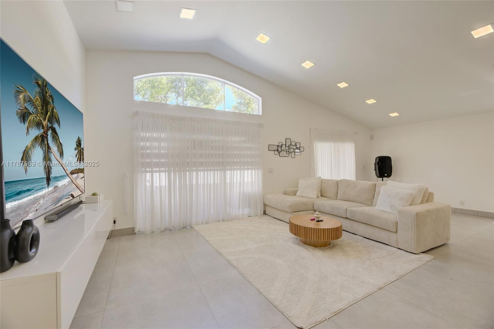 Real estate property located at 4942 32nd Way, Broward, Banyan Oakridge Plat, Hollywood, FL