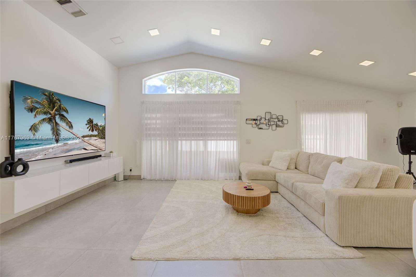 Real estate property located at 4942 32nd Way, Broward, Banyan Oakridge Plat, Hollywood, FL