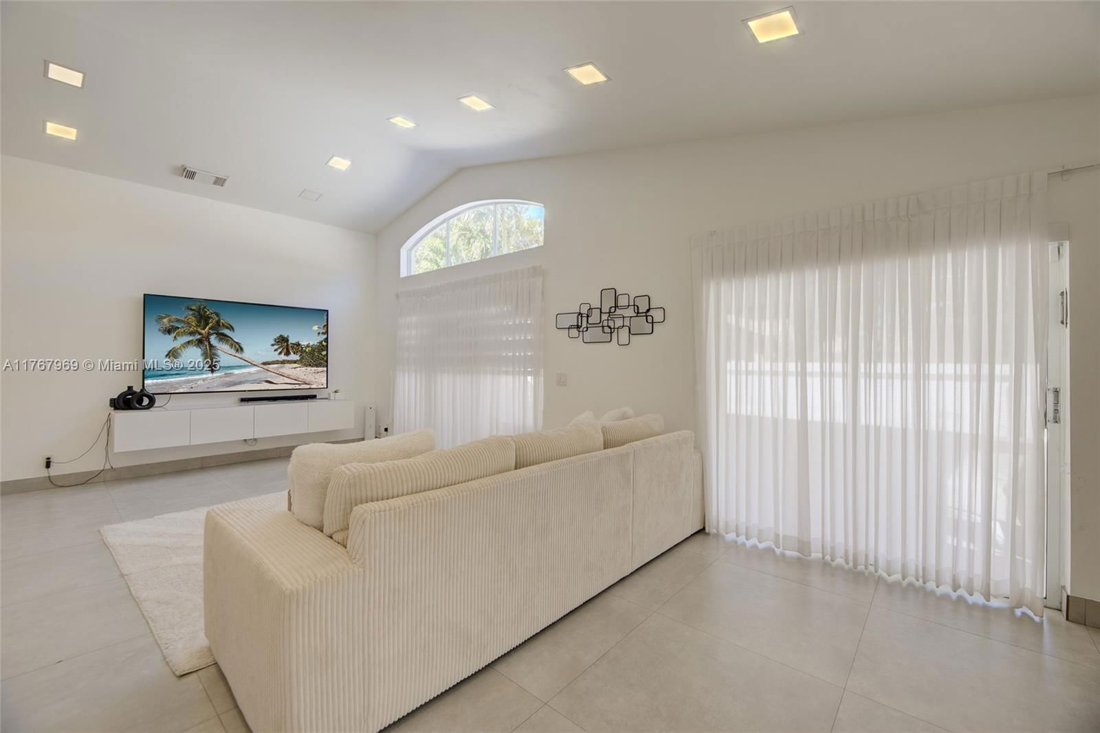 Real estate property located at 4942 32nd Way, Broward, Banyan Oakridge Plat, Hollywood, FL