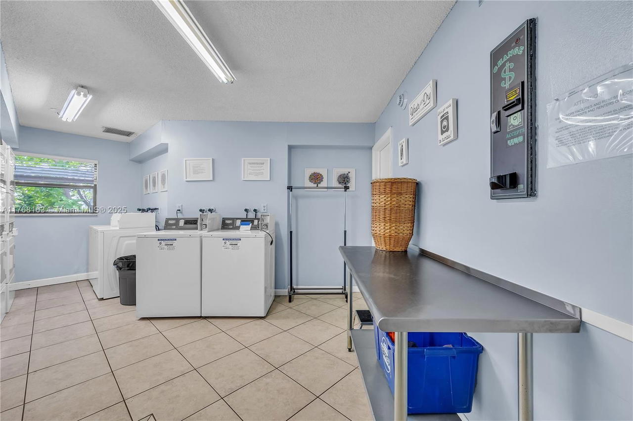 Real estate property located at 1901 Andrews Ave #105, Broward, Woods Condo, Wilton Manors, FL