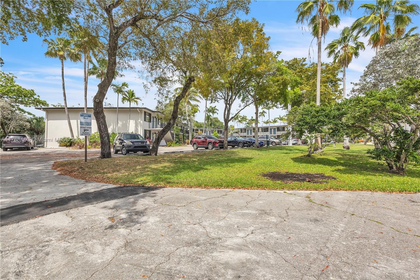 Real estate property located at 1901 Andrews Ave #105, Broward, Woods Condo, Wilton Manors, FL