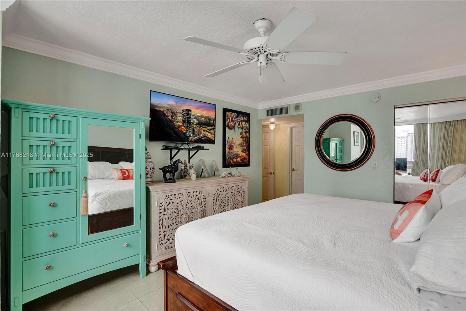 Real estate property located at 2655 Collins Ave #904, Miami-dade, Mirasol Ocean Towers Cond, Miami Beach, FL
