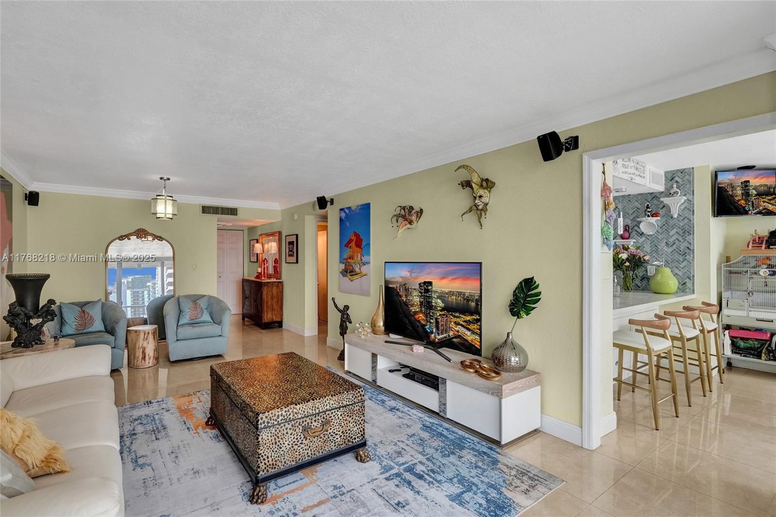 Real estate property located at 2655 Collins Ave #904, Miami-dade, Mirasol Ocean Towers Cond, Miami Beach, FL