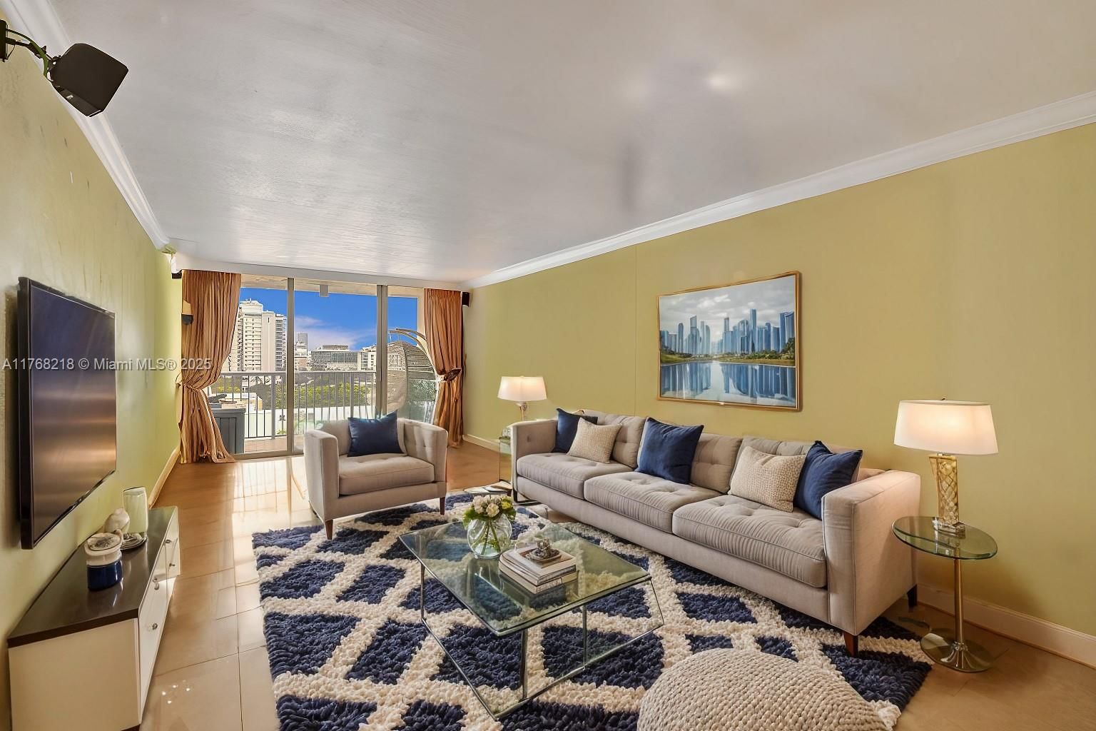 Real estate property located at 2655 Collins Ave #904, Miami-dade, Mirasol Ocean Towers Cond, Miami Beach, FL