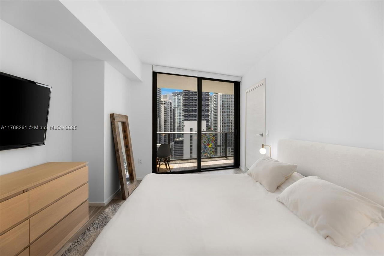 Real estate property located at 801 Miami Ave #2102, Miami-dade, 801 Sma Residences Condo, Miami, FL
