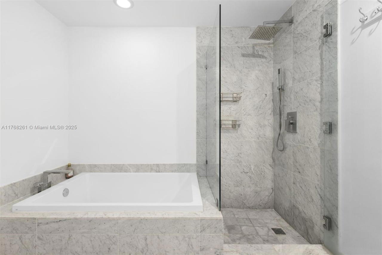 Real estate property located at 801 Miami Ave #2102, Miami-dade, 801 Sma Residences Condo, Miami, FL
