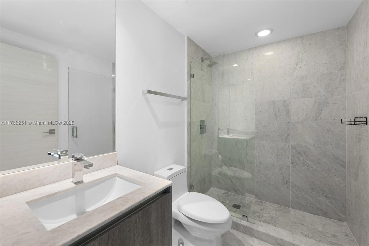 Real estate property located at 801 Miami Ave #2102, Miami-dade, 801 Sma Residences Condo, Miami, FL