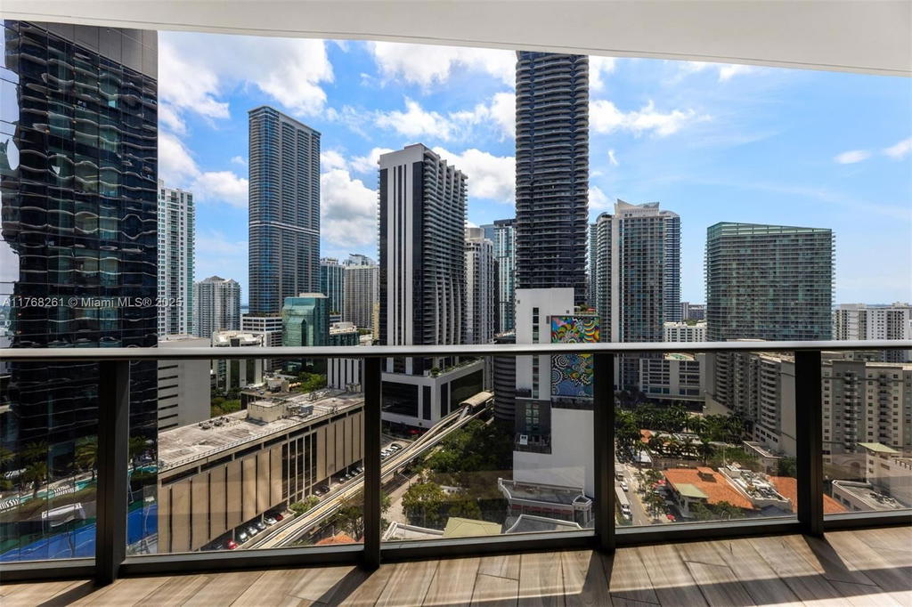 Real estate property located at 801 Miami Ave #2102, Miami-dade, 801 Sma Residences Condo, Miami, FL