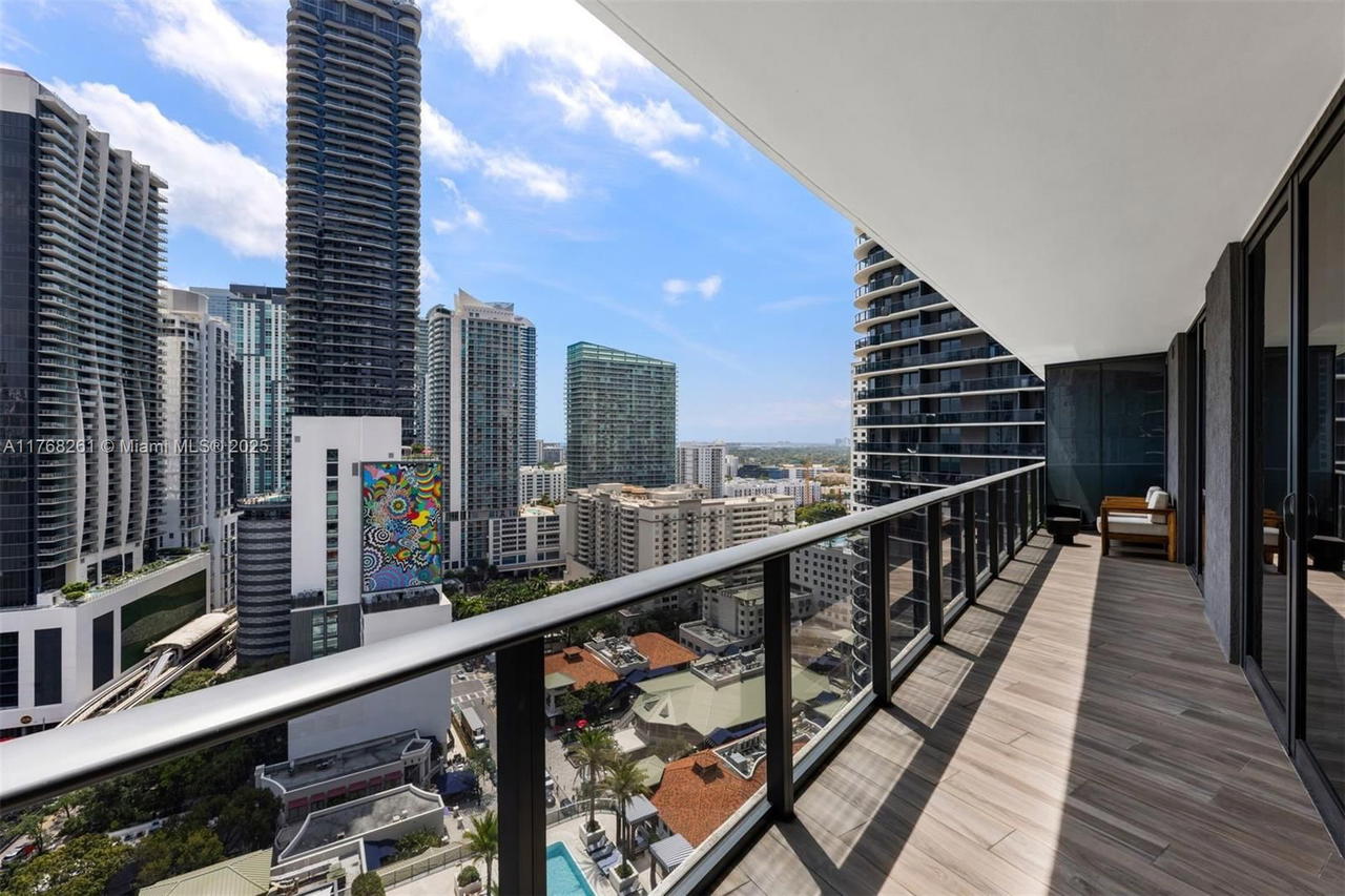 Real estate property located at 801 Miami Ave #2102, Miami-dade, 801 Sma Residences Condo, Miami, FL