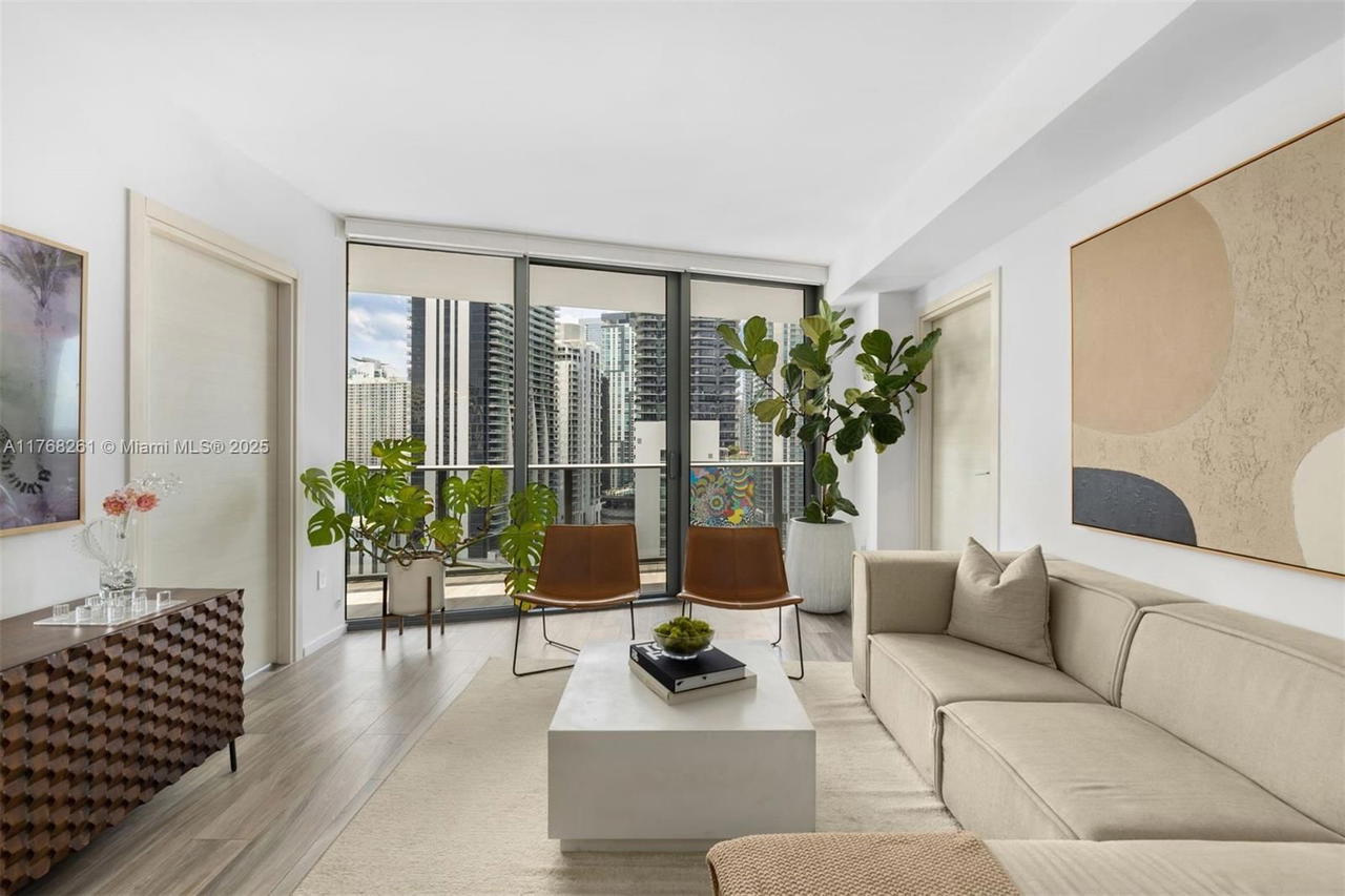 Real estate property located at 801 Miami Ave #2102, Miami-dade, 801 Sma Residences Condo, Miami, FL