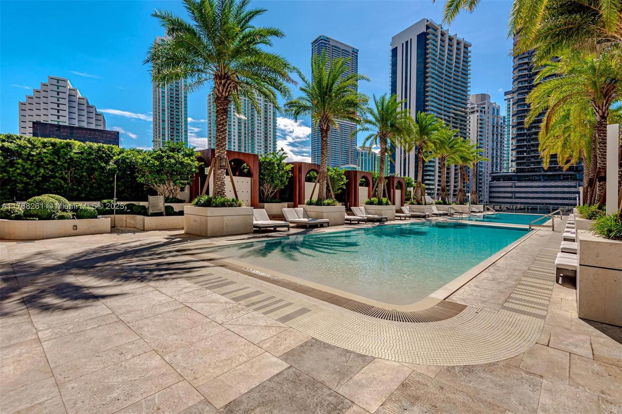 Real estate property located at 801 Miami Ave #2102, Miami-dade, 801 Sma Residences Condo, Miami, FL