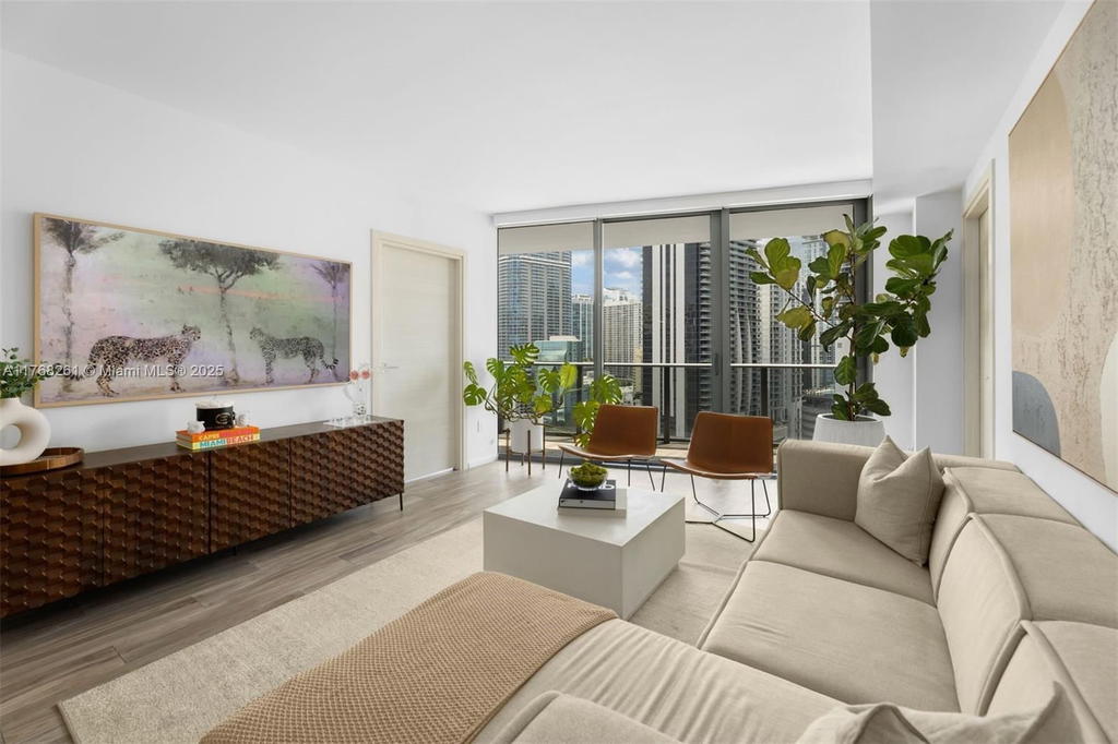 Real estate property located at 801 Miami Ave #2102, Miami-dade, 801 Sma Residences Condo, Miami, FL