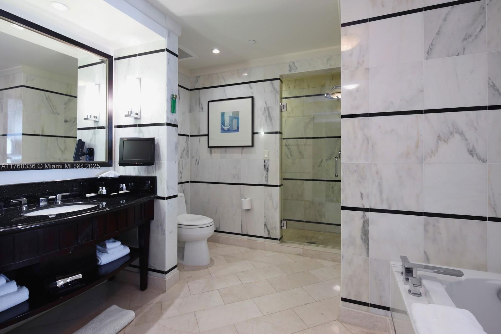 Real estate property located at 4391 COLLINS AVE #620, Miami-dade, Fontainebleau Iii, Miami Beach, FL