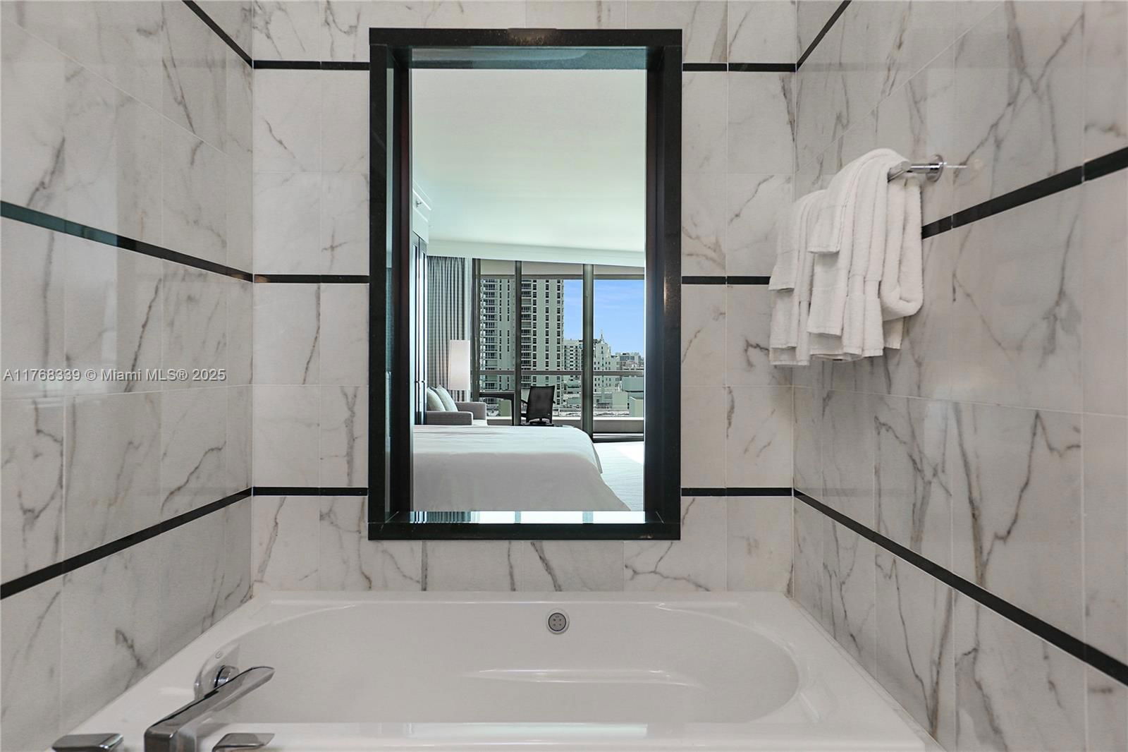 Real estate property located at 4391 Collins Ave #1415, Miami-dade, Fontainebleau Iii, Miami Beach, FL