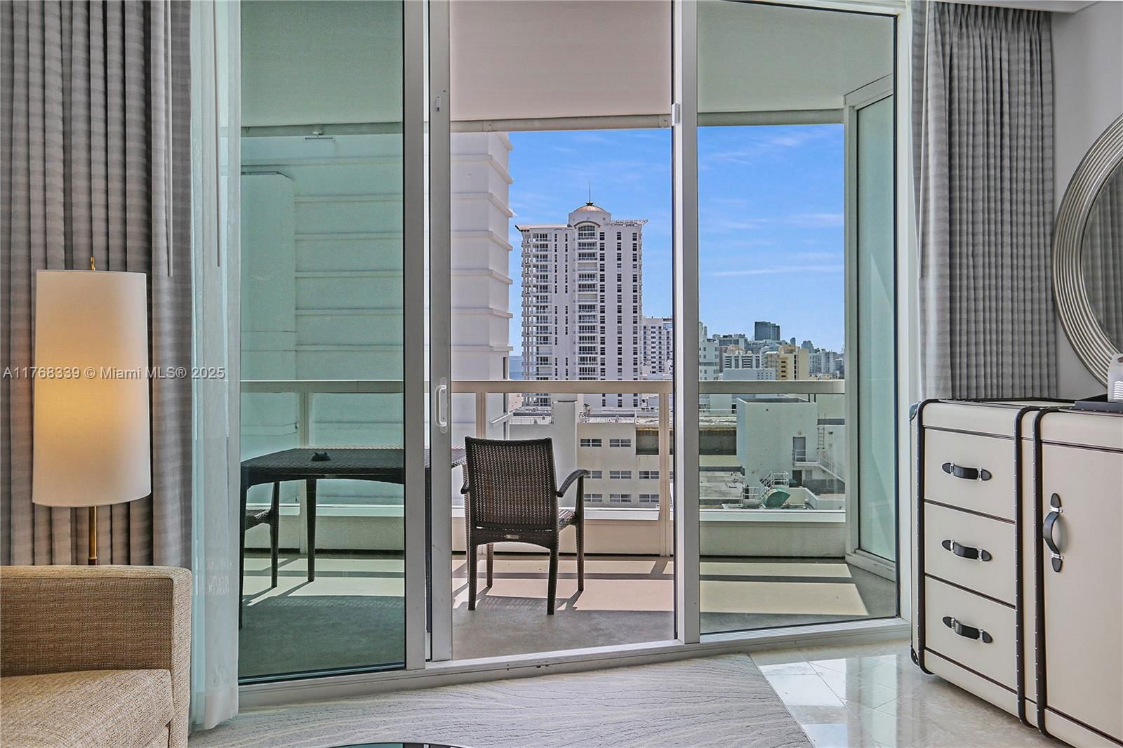 Real estate property located at 4391 Collins Ave #1415, Miami-dade, Fontainebleau Iii, Miami Beach, FL