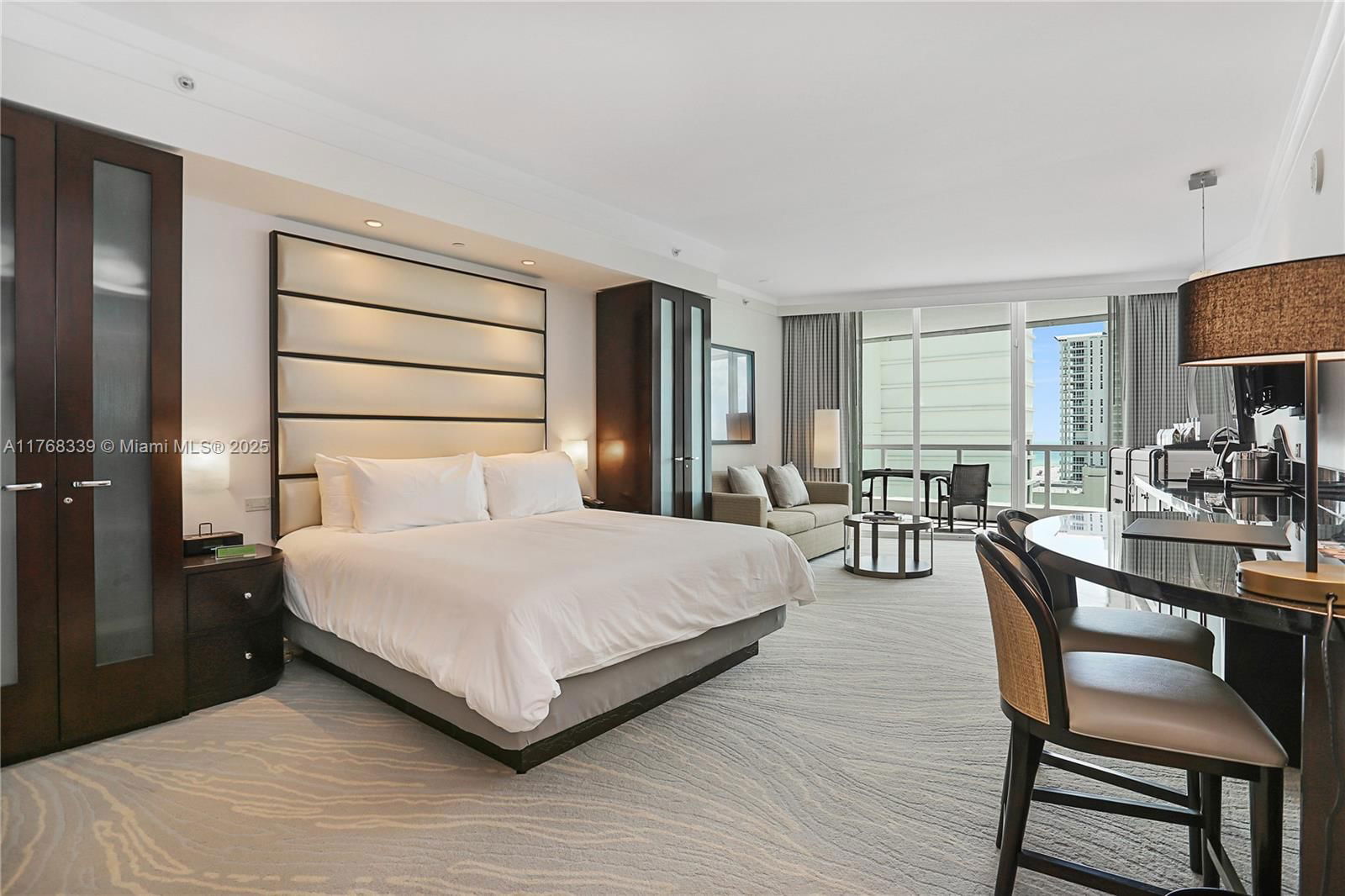 Real estate property located at 4391 Collins Ave #1415, Miami-dade, Fontainebleau Iii, Miami Beach, FL