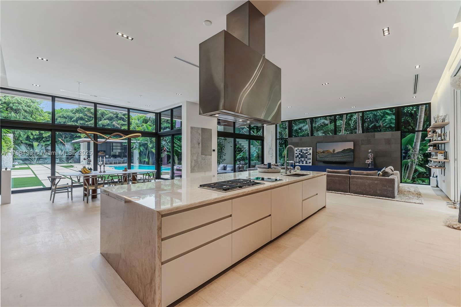 Real estate property located at 4780 86th Ter, Miami-dade, Collins Manor, Miami, FL
