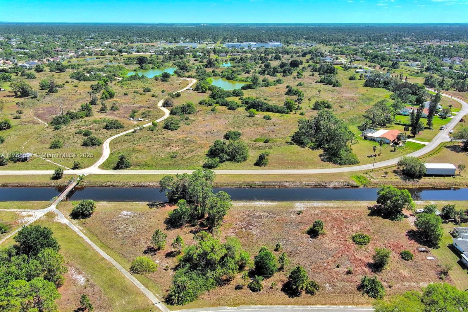 Real estate property located at 666 Charles Sise St E, Lee, Lehigh Acres, Lehigh Acres, FL