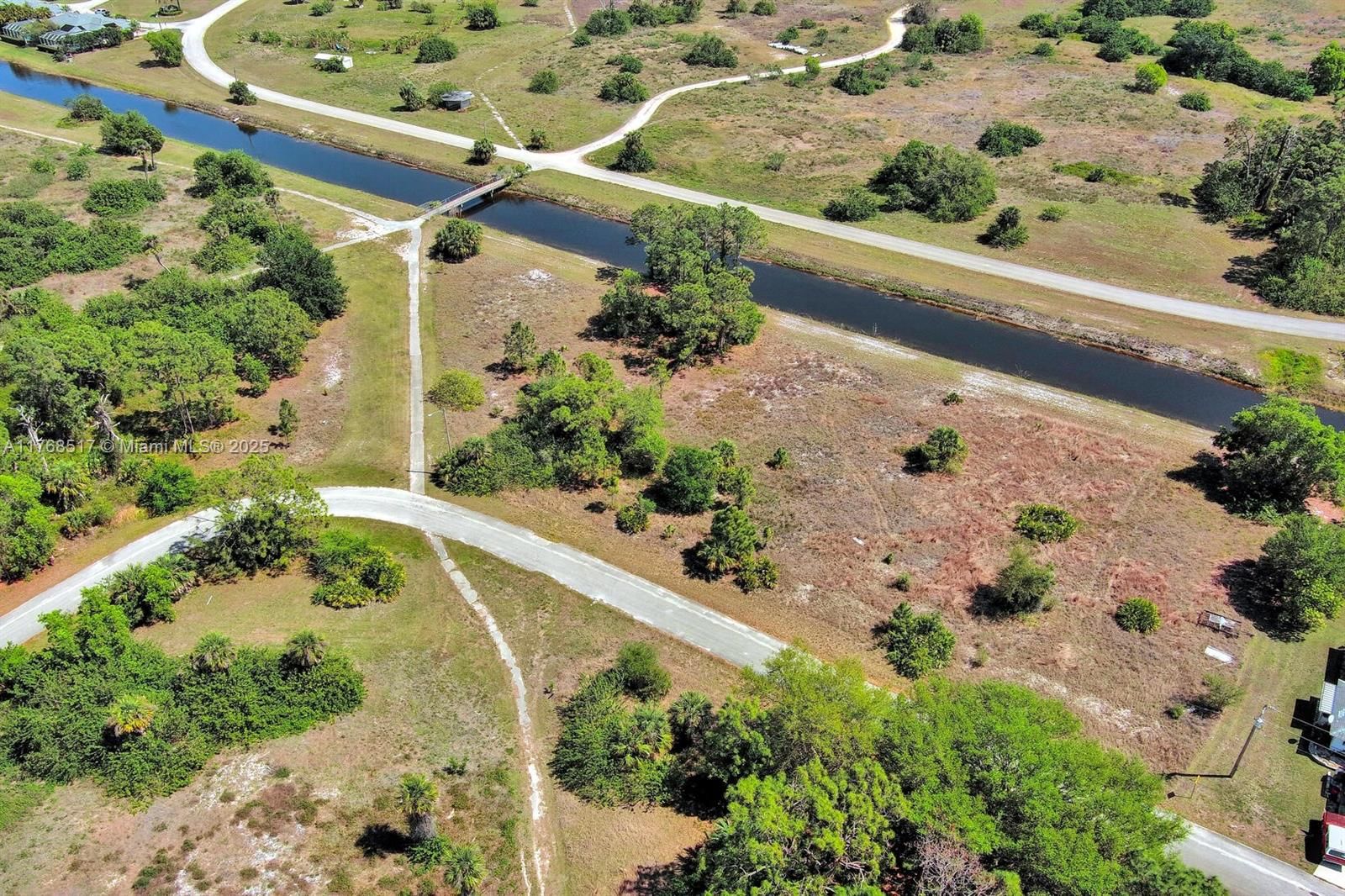 Real estate property located at 666 Charles Sise St E, Lee, Lehigh Acres, Lehigh Acres, FL