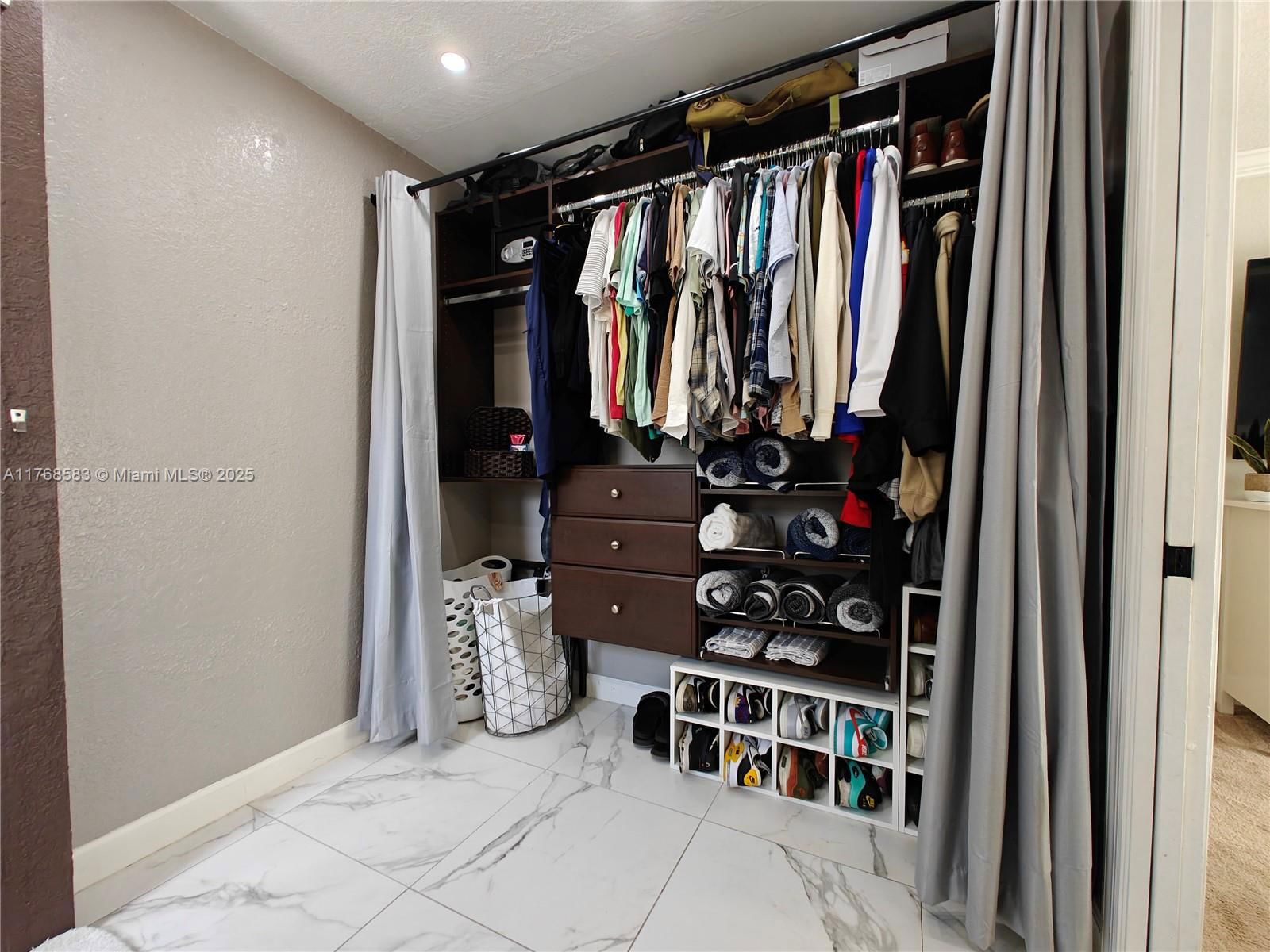 Real estate property located at 6480 7th Pl, Broward, Kimberly Village Section, North Lauderdale, FL