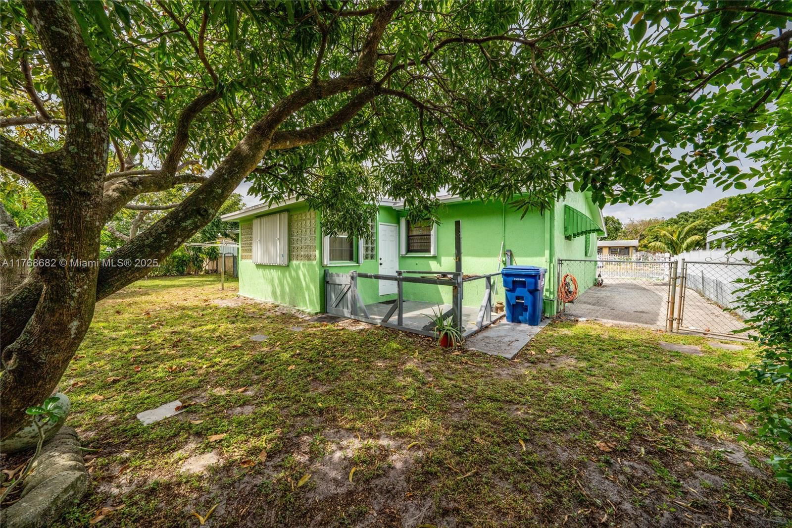 Real estate property located at 18121 9th Ave, Miami-dade, Scott Lake Manor Sec 1, Miami Gardens, FL