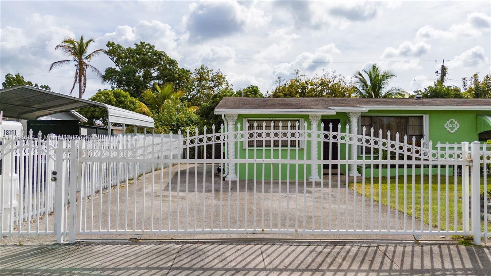 Real estate property located at 18121 9th Ave, Miami-dade, Scott Lake Manor Sec 1, Miami Gardens, FL