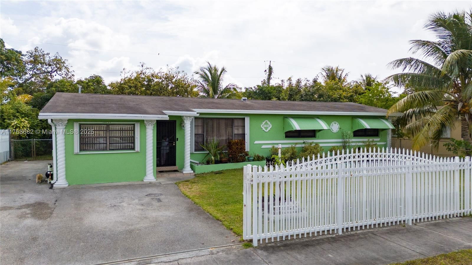 Real estate property located at 18121 9th Ave, Miami-dade, Scott Lake Manor Sec 1, Miami Gardens, FL