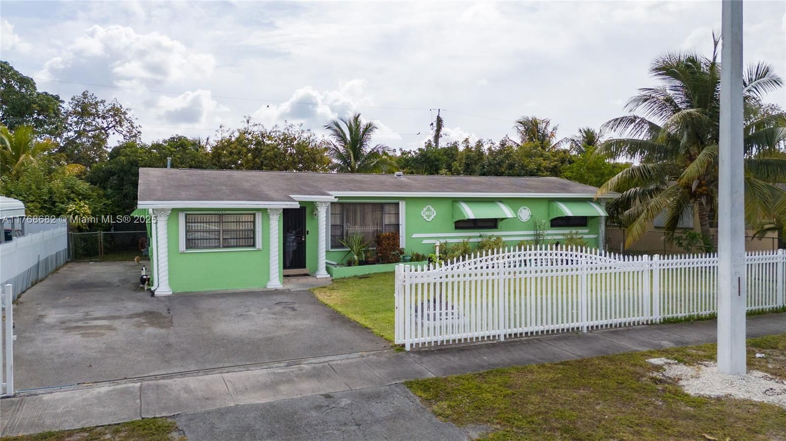 Real estate property located at 18121 9th Ave, Miami-dade, Scott Lake Manor Sec 1, Miami Gardens, FL