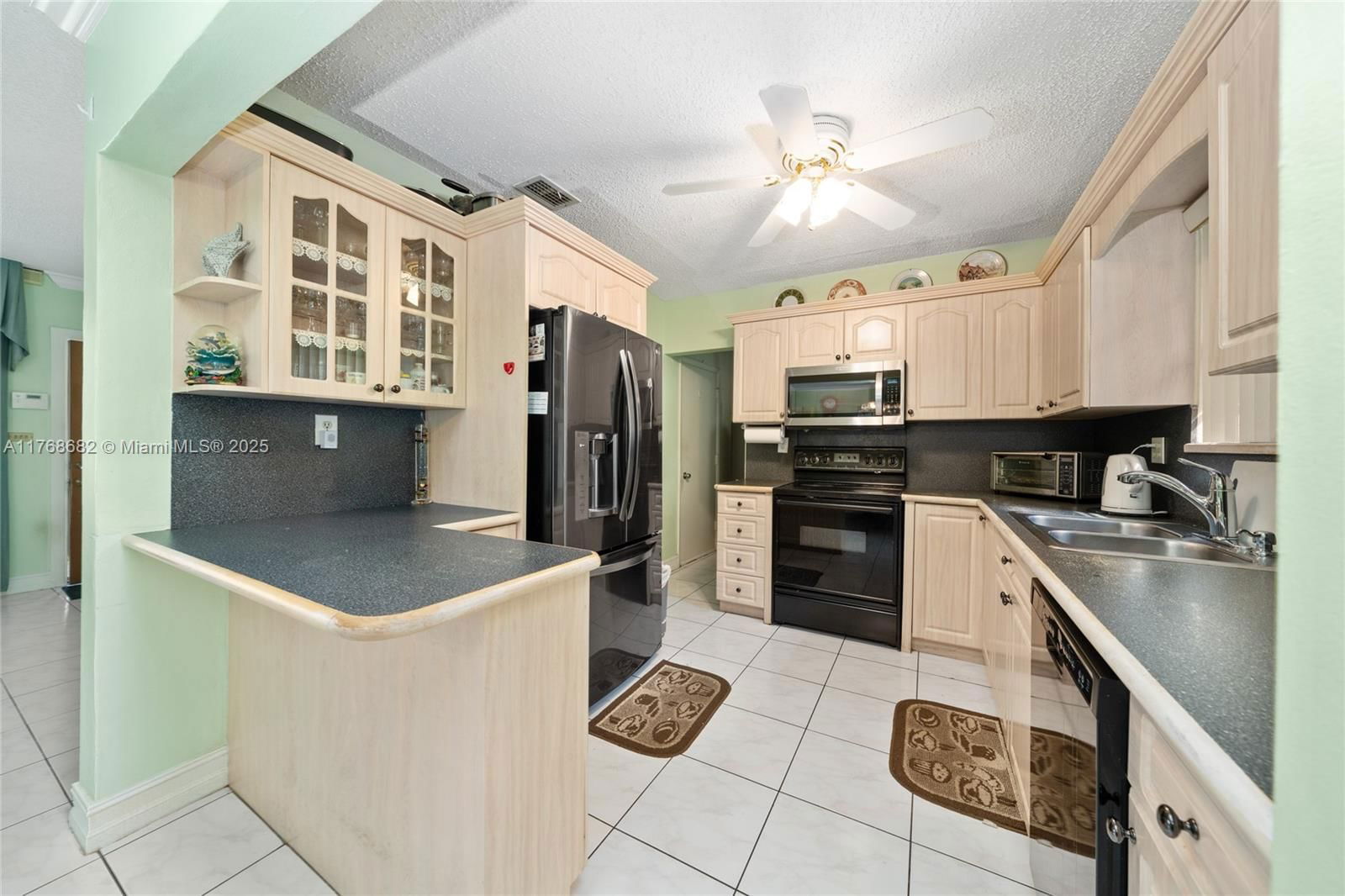 Real estate property located at 18121 9th Ave, Miami-dade, Scott Lake Manor Sec 1, Miami Gardens, FL