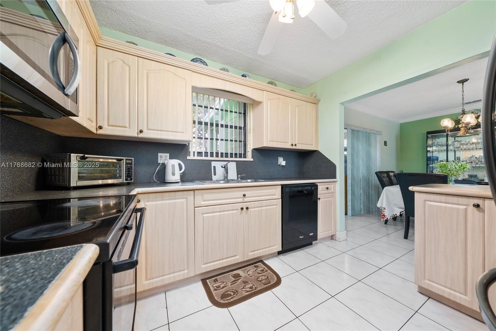 Real estate property located at 18121 9th Ave, Miami-dade, Scott Lake Manor Sec 1, Miami Gardens, FL