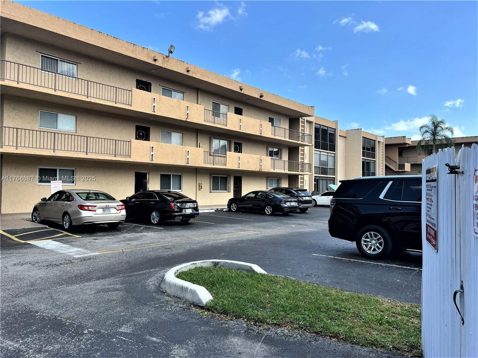 Real estate property located at 8401 107th Ave #121E, Miami-dade, Kendall Acres West Condo, Miami, FL