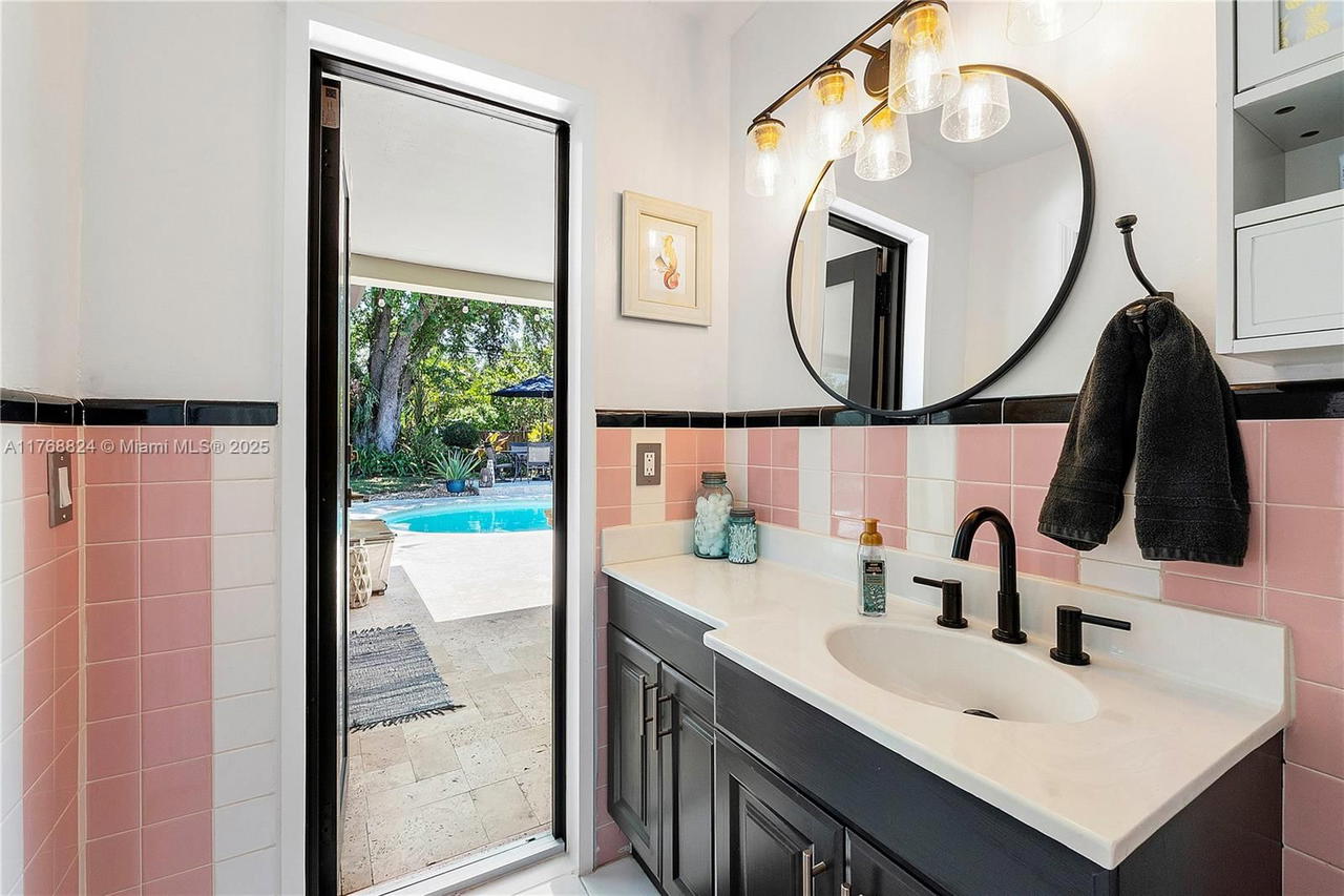 Real estate property located at 3700 Park Rd, Broward, Hollywood Hills, Hollywood, FL