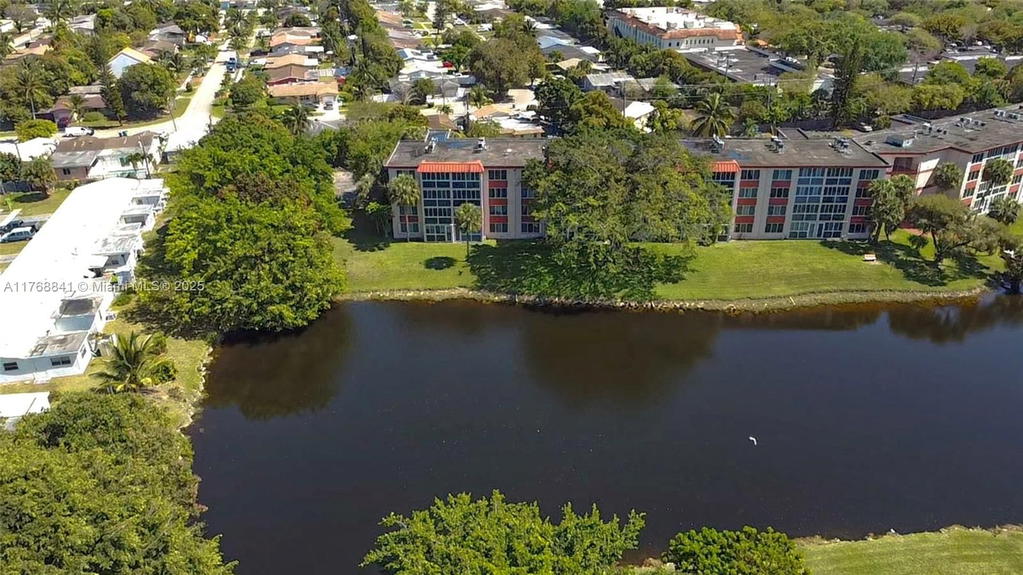 Real estate property located at 1103 58th Ter #224, Broward, Water Bridge 1 Condo, Sunrise, FL