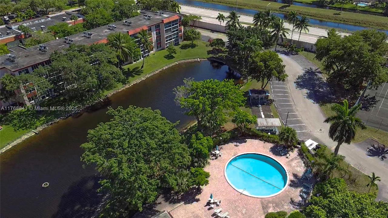 Real estate property located at 1103 58th Ter #224, Broward, Water Bridge 1 Condo, Sunrise, FL