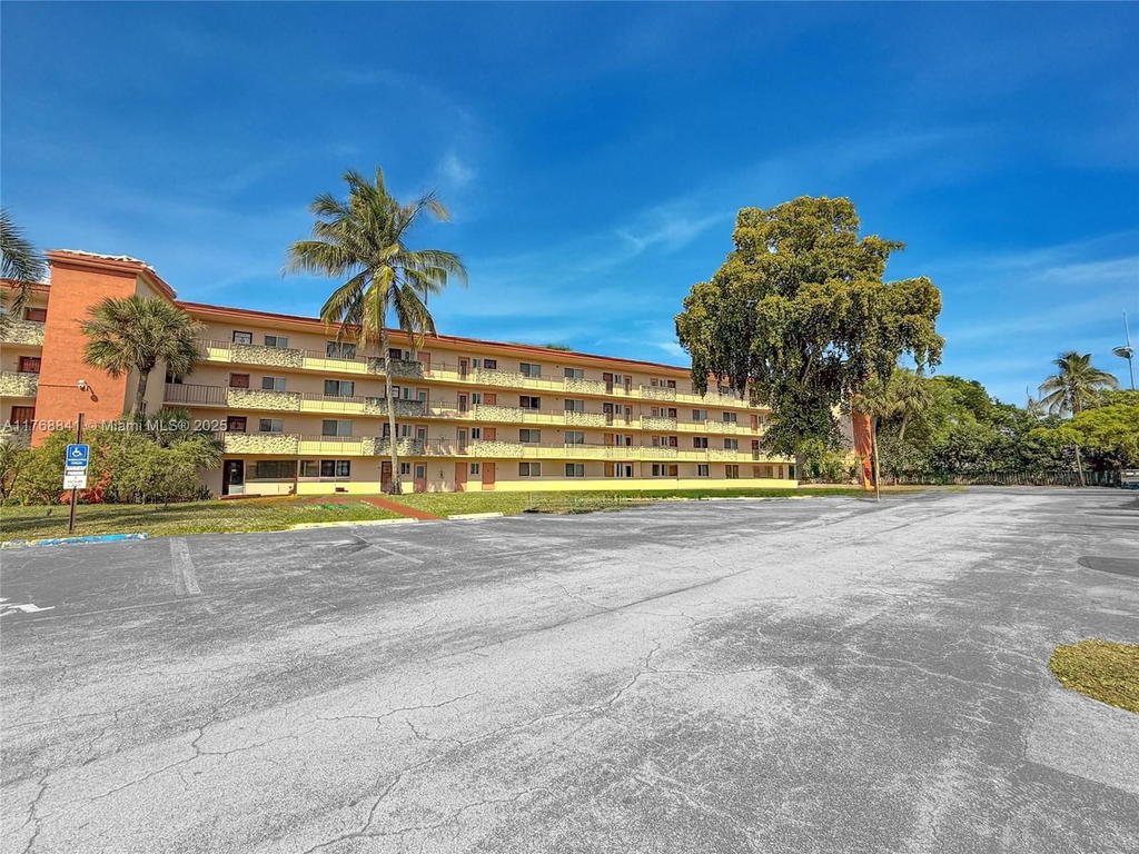 Real estate property located at 1103 58th Ter #224, Broward, Water Bridge 1 Condo, Sunrise, FL