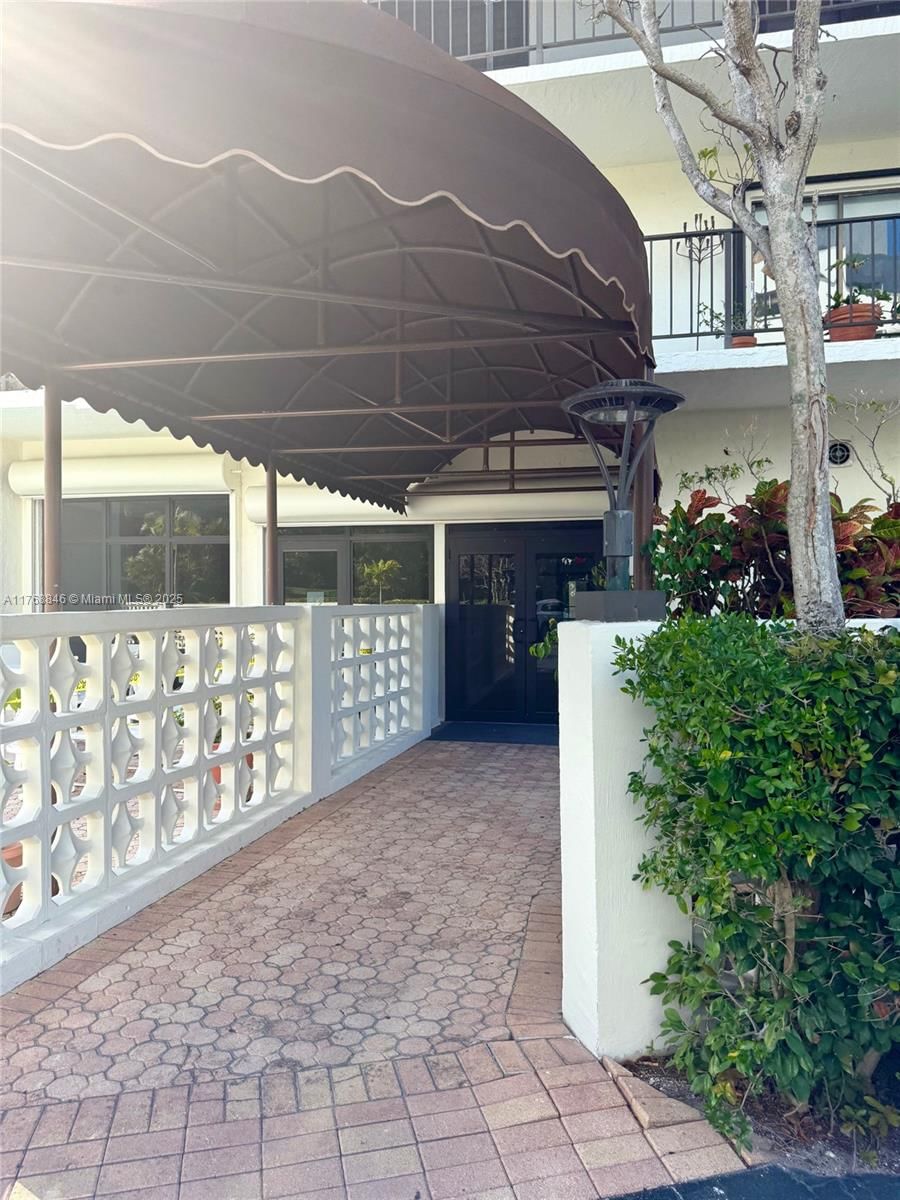 Real estate property located at 77 Crandon Blvd #2B, Miami-dade, The Palms Of Key Biscayne, Key Biscayne, FL