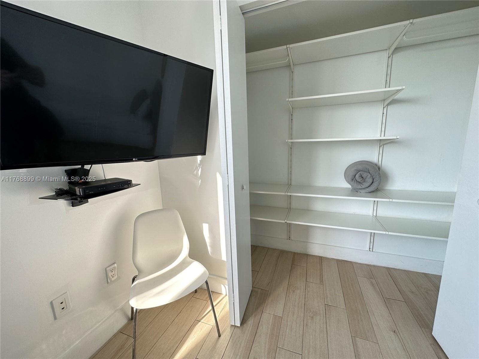 Real estate property located at 2600 Hallandale Beach Blvd T2202, Broward, Beachwalk Condominium, Hallandale Beach, FL
