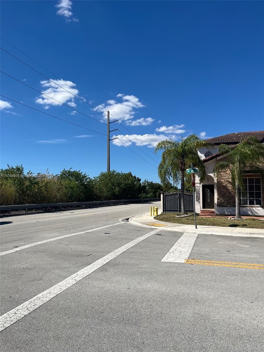 Real estate property located at 15675 16th St, Miami-dade, Efm Estates Sections Two, Miami, FL