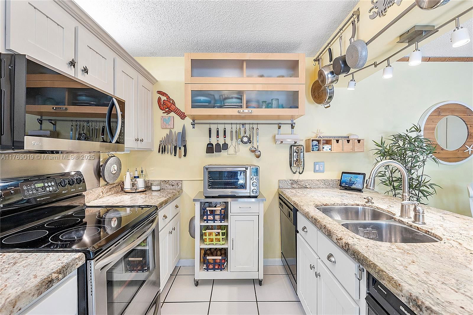 Real estate property located at 11861 13th Ct, Broward, C H E Acres, Davie, FL