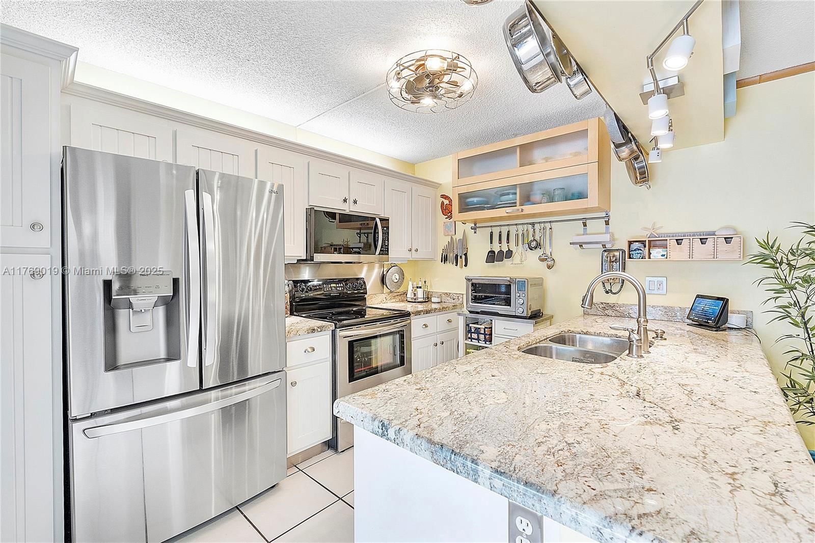 Real estate property located at 11861 13th Ct, Broward, C H E Acres, Davie, FL
