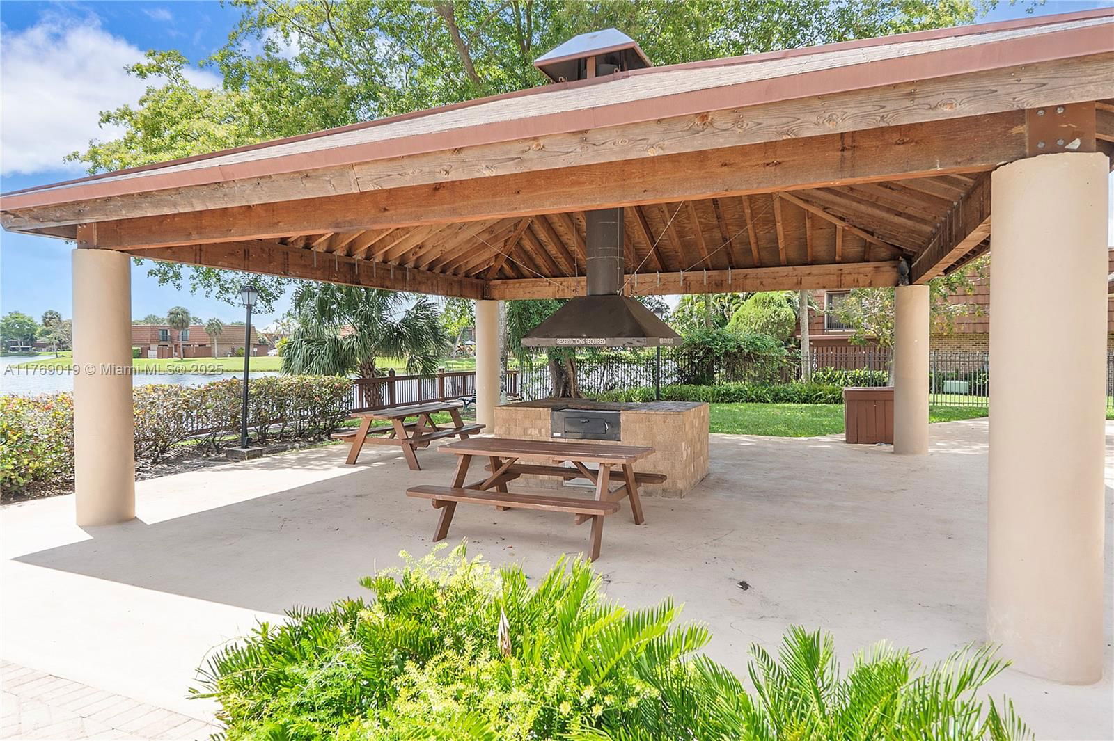 Real estate property located at 11861 13th Ct, Broward, C H E Acres, Davie, FL