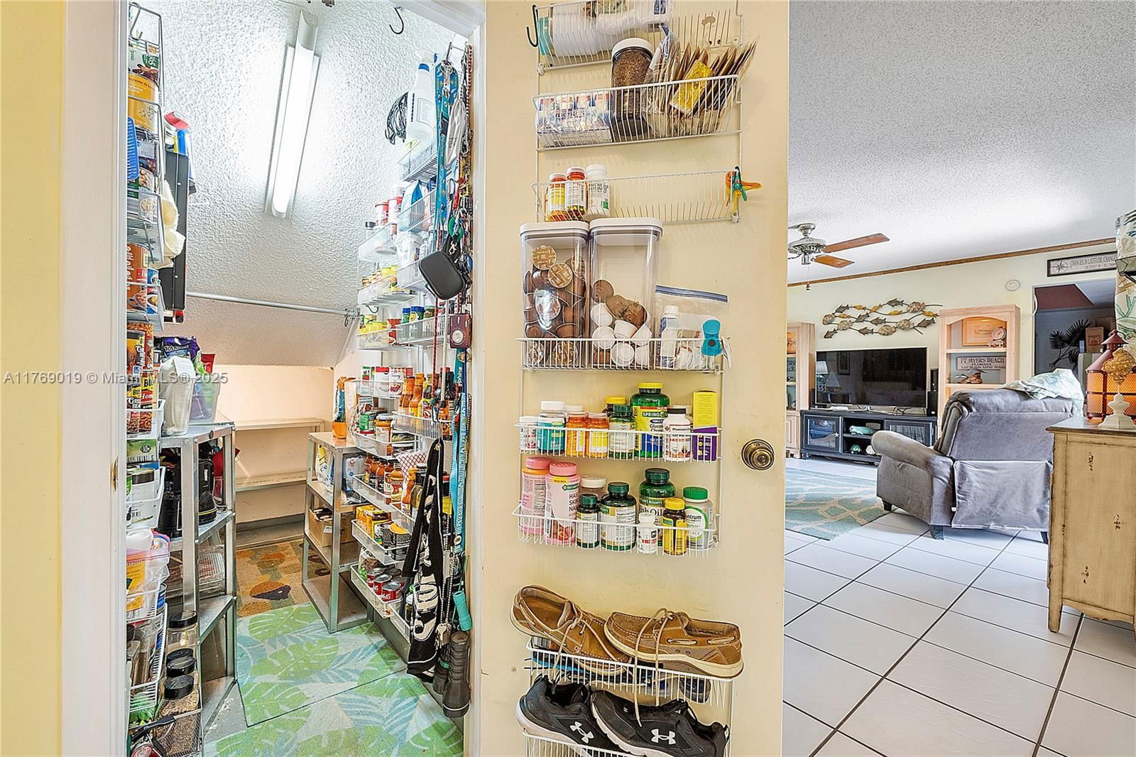 Real estate property located at 11861 13th Ct, Broward, C H E Acres, Davie, FL