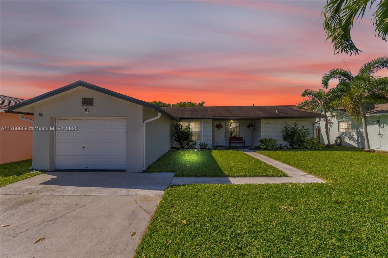 Real estate property located at 9371 33rd Mnr, Broward, Welleby Unit 1, Sunrise, FL